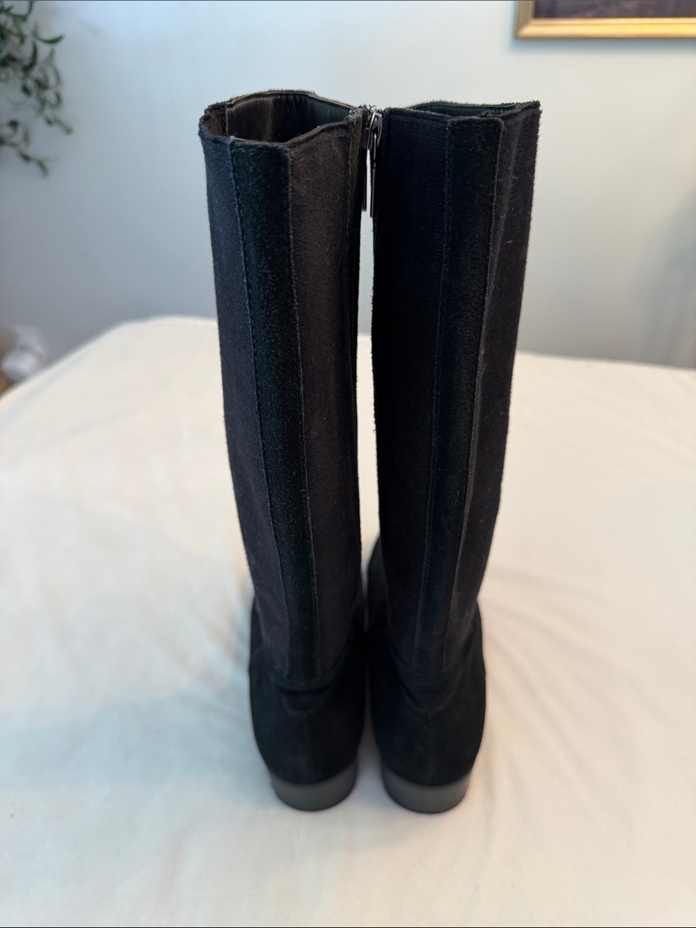 Comfy Moda Black Suede Knee-High Heeled Boots w/ Sherpa Footbed, sz 8 - Picture 4 of 14